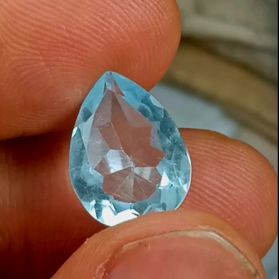 توپاز سوئیسی ابی تراش اشکی