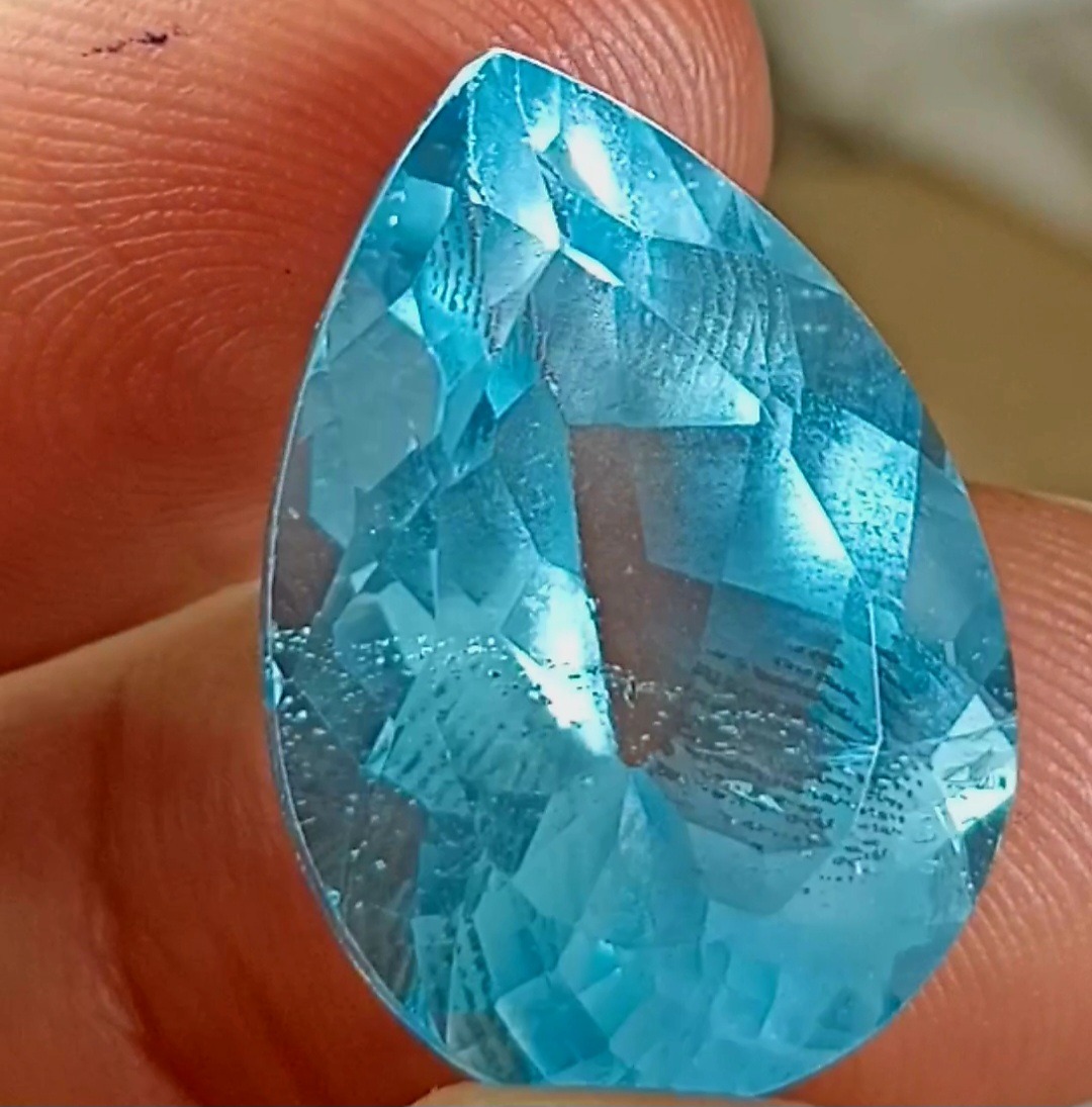 توپاز غولپیکر سوئیسی درجه یک