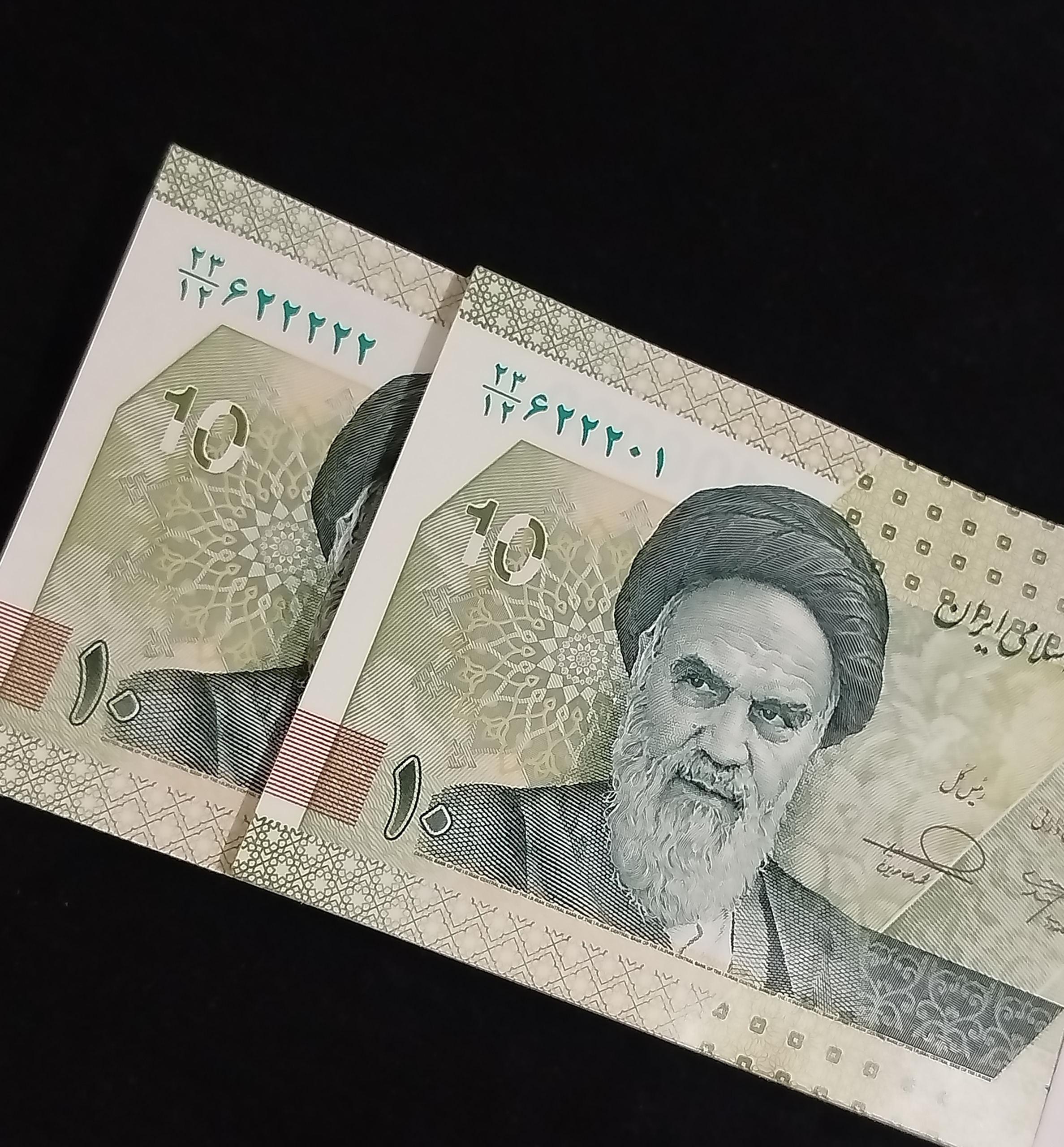 بسته اسکناس 100 هزار ریالی فرزین شماره مزاحم