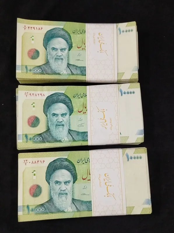 3 بسته اسکناس 10000 ریالی حافظیه