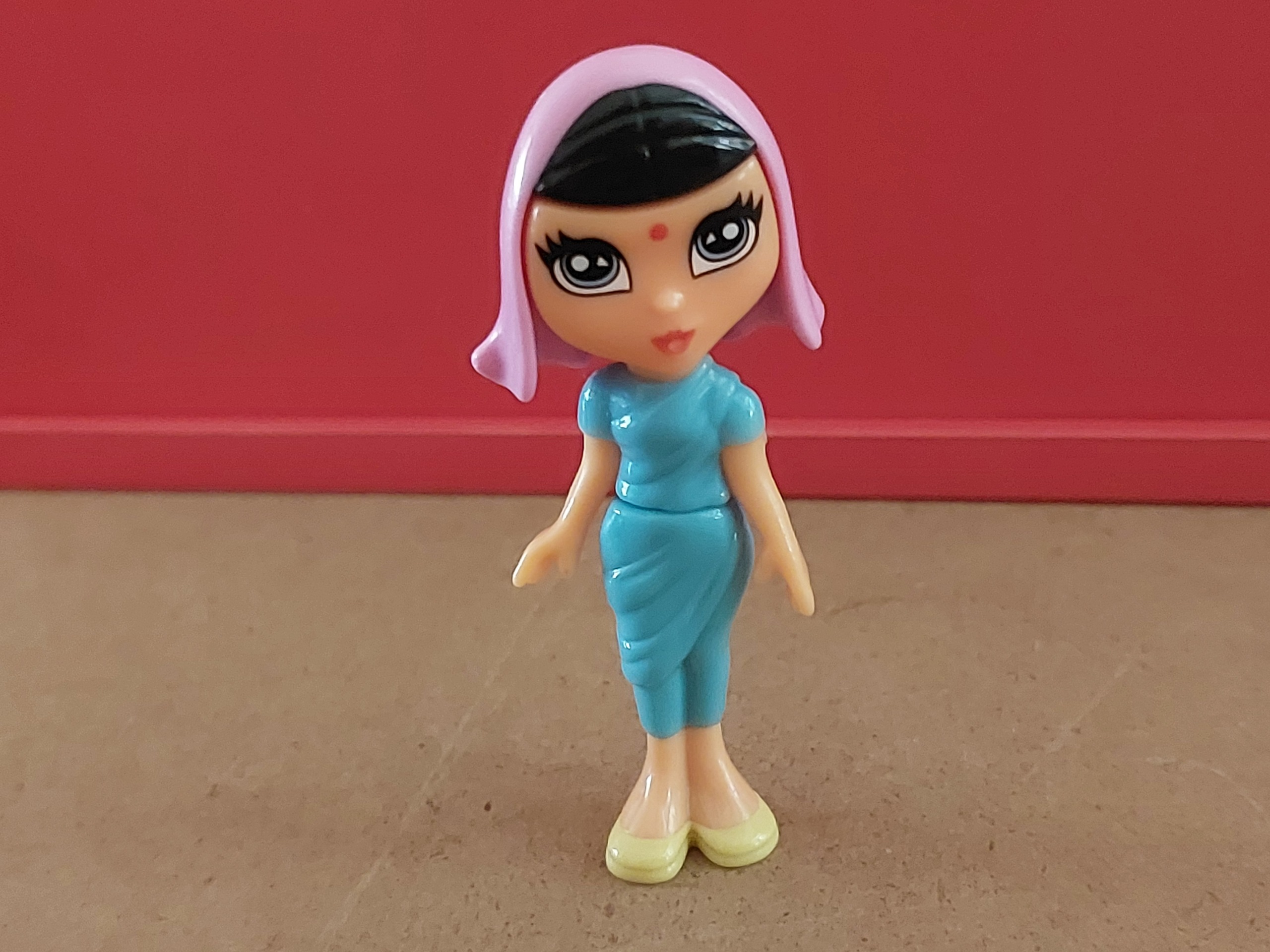 فیگور عروسک اسباب بازی دختر هندی فانتزی کیندر