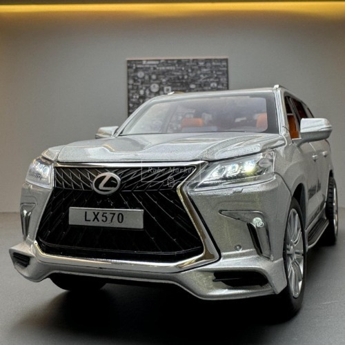 ماکت ماشین لکسوس LX570 مقیاس 1/24 رنگ کمیاب