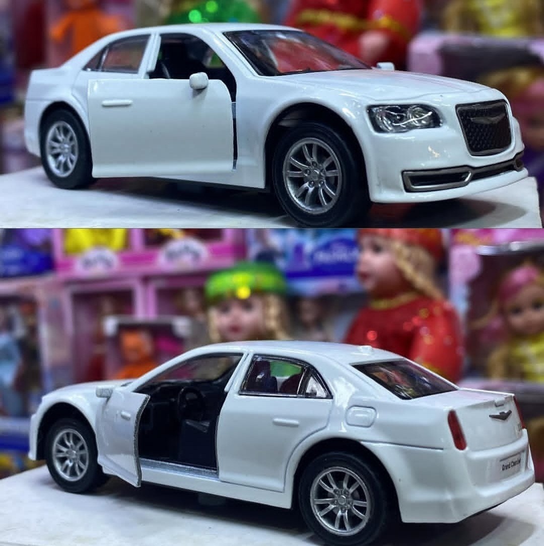 ماکت ماشین فلزی کرایسلر 300S مقیاس 1/36