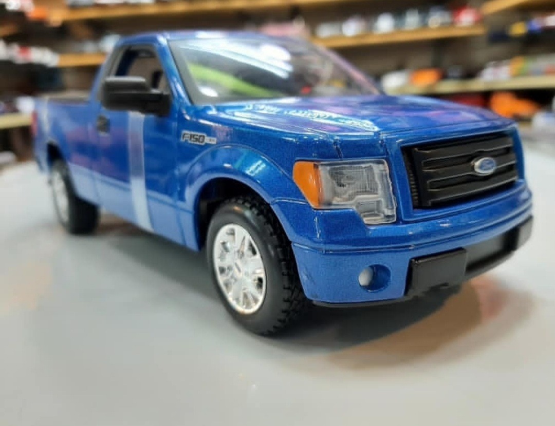 ماکت ماشین فورد F150 پیکاپ 1/27 مایستو