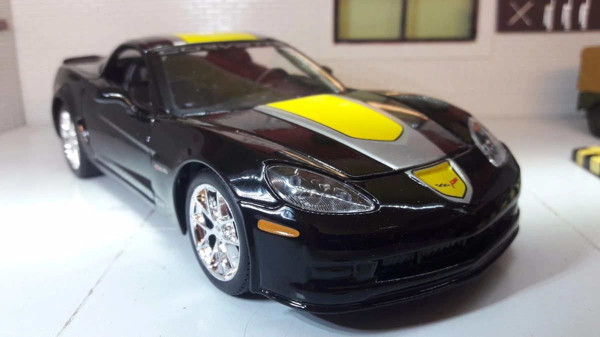 ماکت شورلت کوروت GT1 مایستو 1/24 تک جعبه