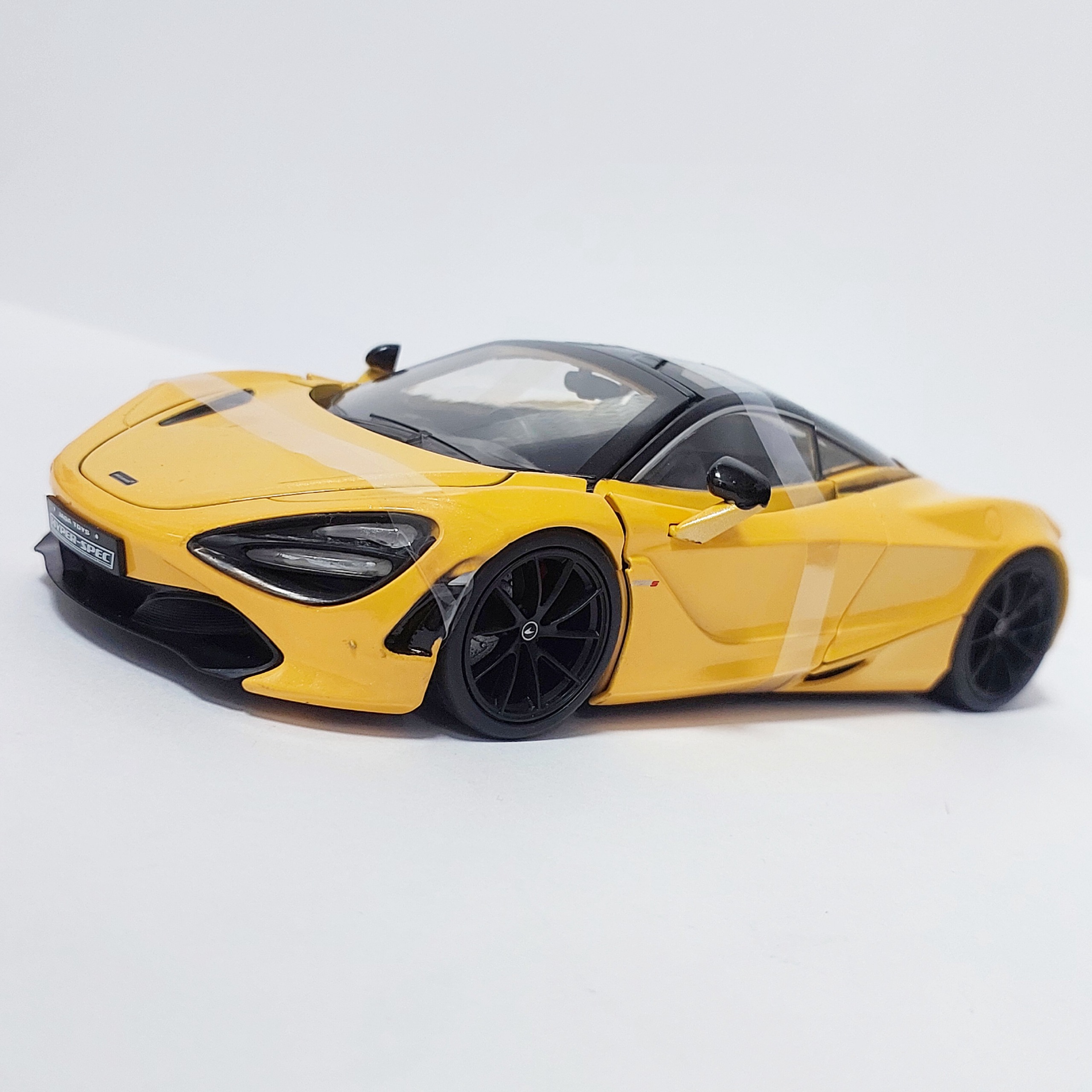 ماکت مک لارن 720S جادا 1/24 تک جعبه