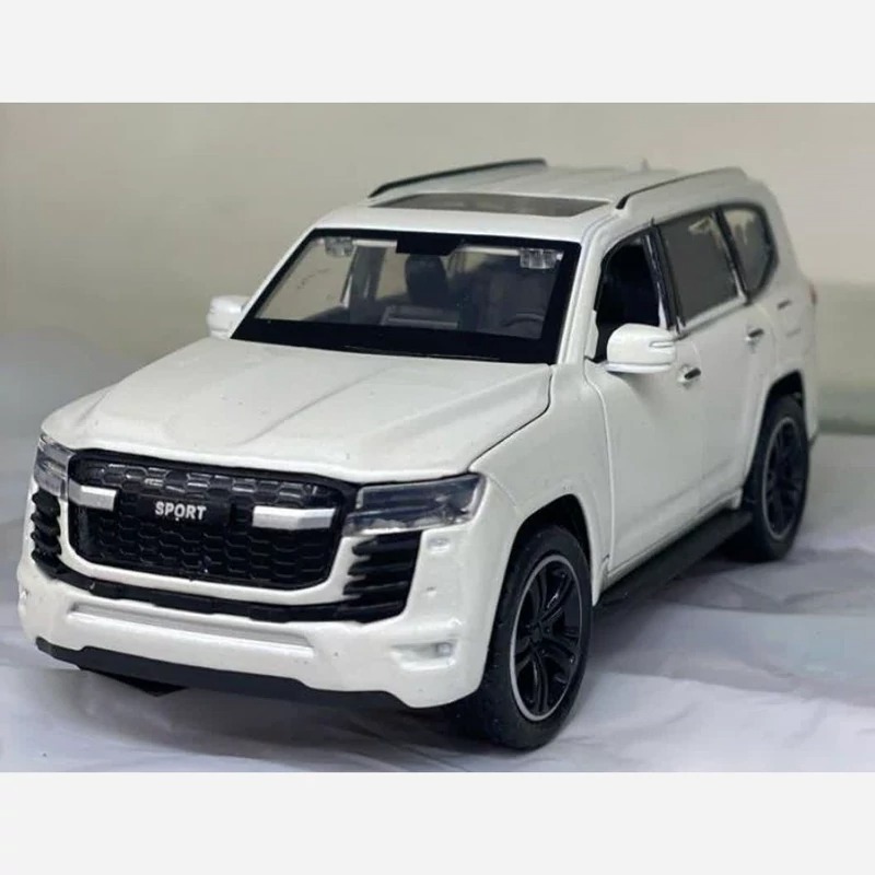 ماکت ماشین تویوتا لندکروز 2023 مقیاس 1/32