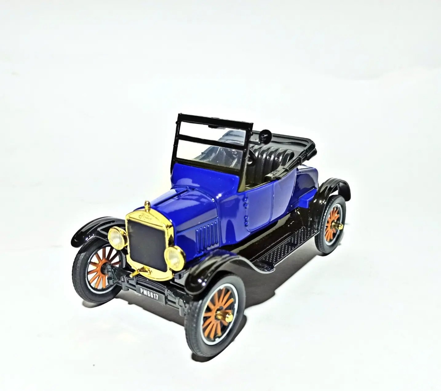 ماکت کلاسیک و کمیاب فورد 1952 موتورمکس 1/24