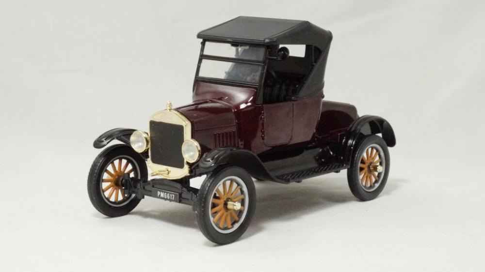 ماکت کلاسیک و کمیاب فورد 1952 موتورمکس 1/24