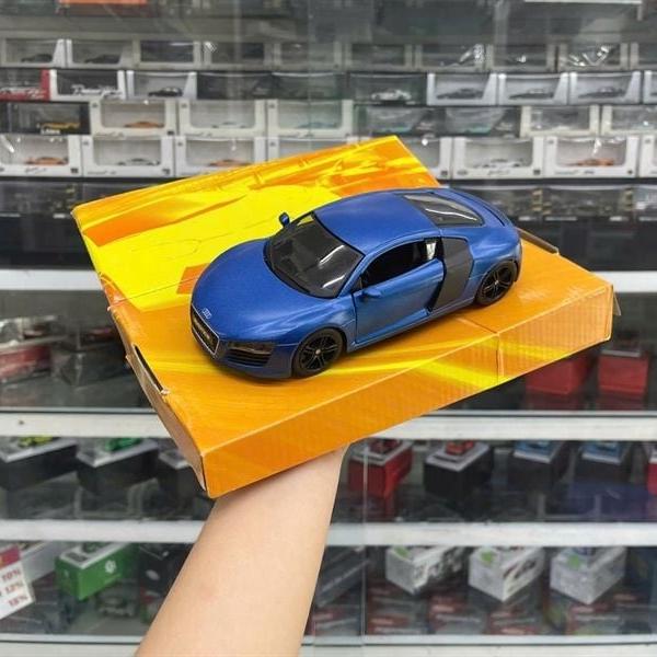 ماکت آئودی R8 دیزاین مایستو 1/24 تک جعبه