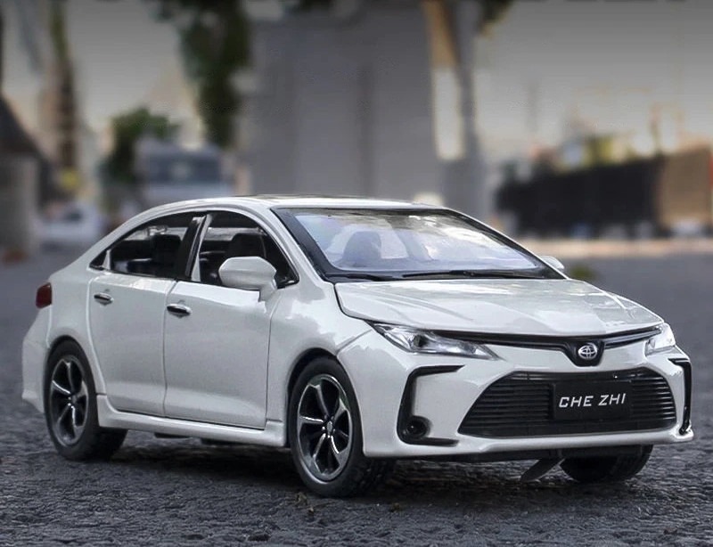 ماکت ماشین فلزی تویوتا کرولا 1/32 چه ژی