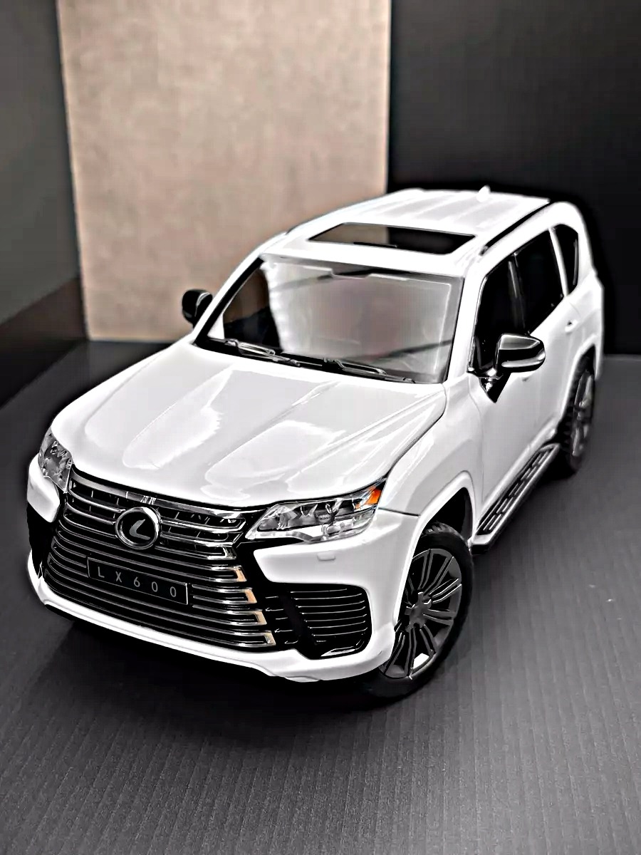 ماکت کمیاب لکسوس LX600 مقیاس 1/24