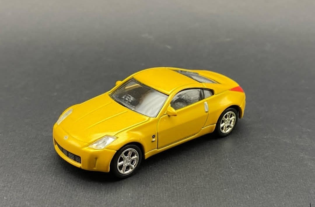 ماکت اورجینال نیسان Z350 مقیاس 1/64 ( by norev )