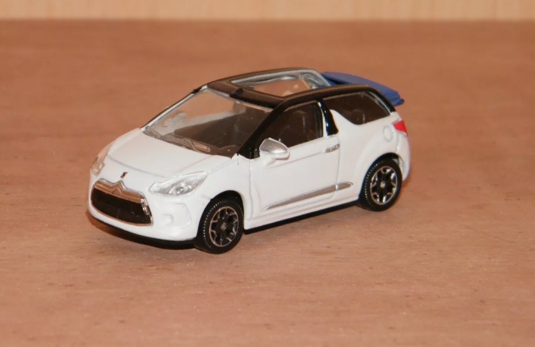 ماکت اورجینال سیتروئن DS3 مقیاس 1/64 ( by norev )