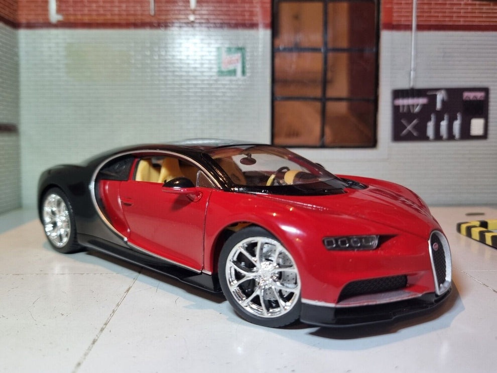 ماکت ماشین بوگاتی شیرون 1/24 ویلی تک جعبه