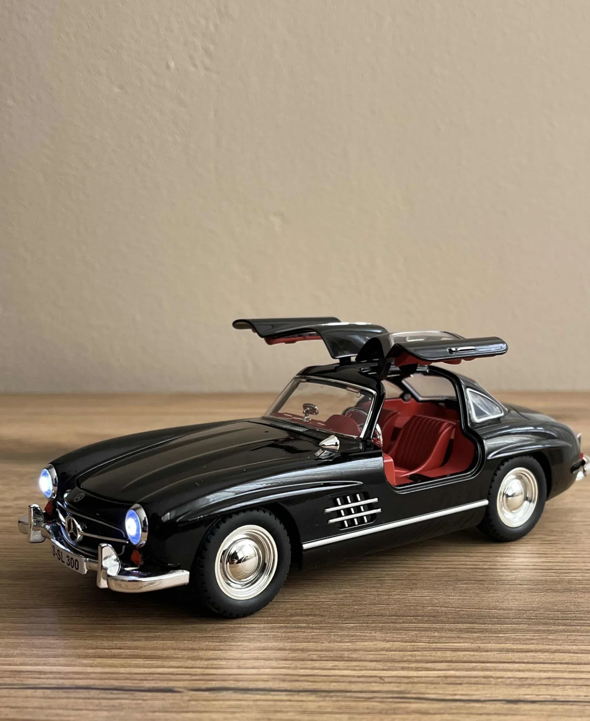 ماکت کلکسیونی بنز 300SL مقیاس 1/24