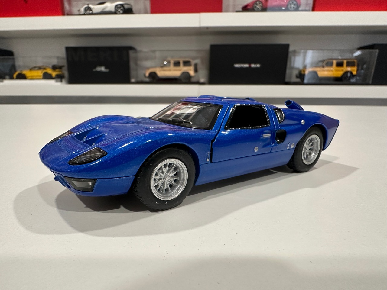 ماکت کمیاب فورد GT40 کینزمارت 1/36