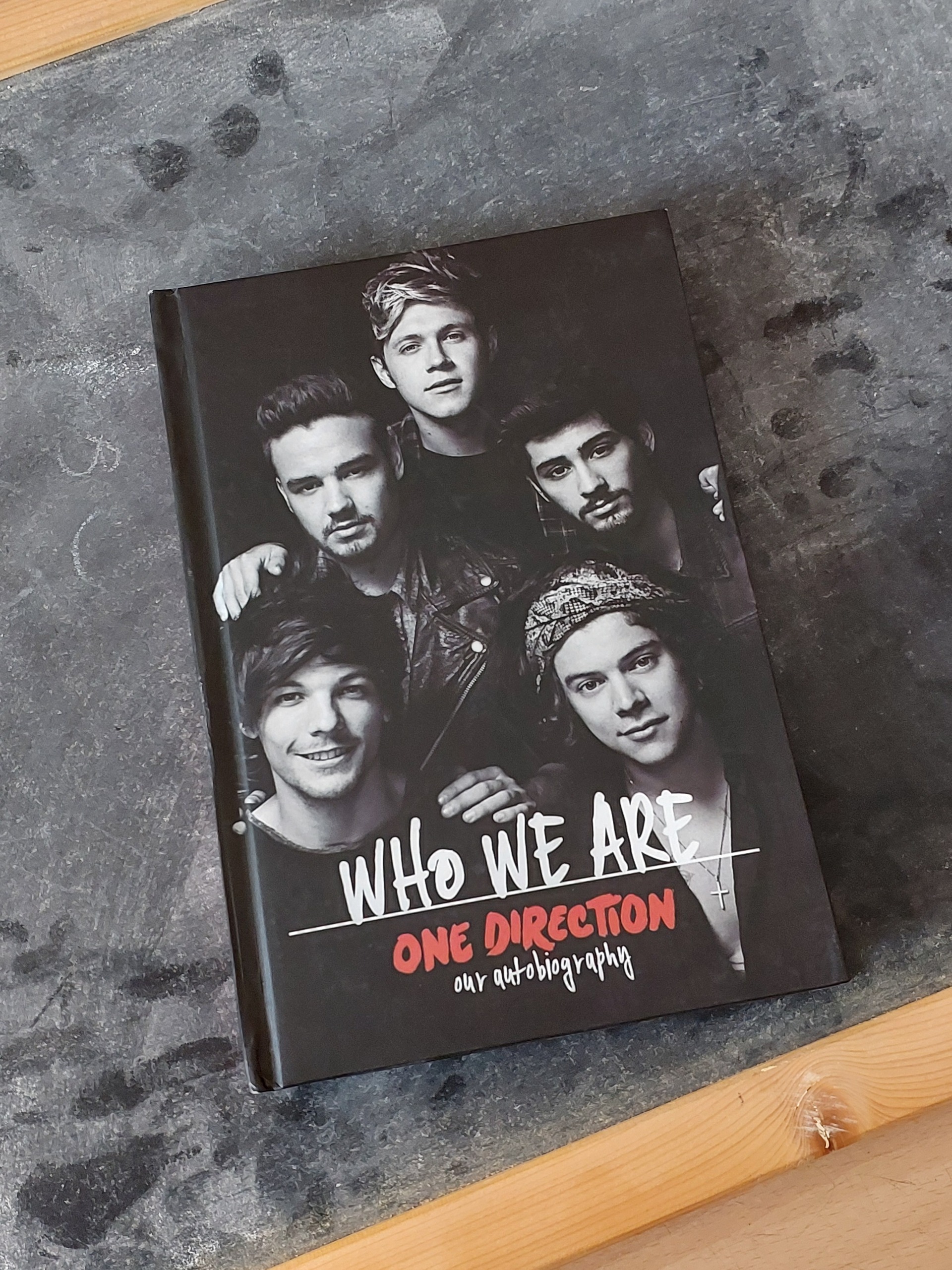کتاب who we are گروه one direction