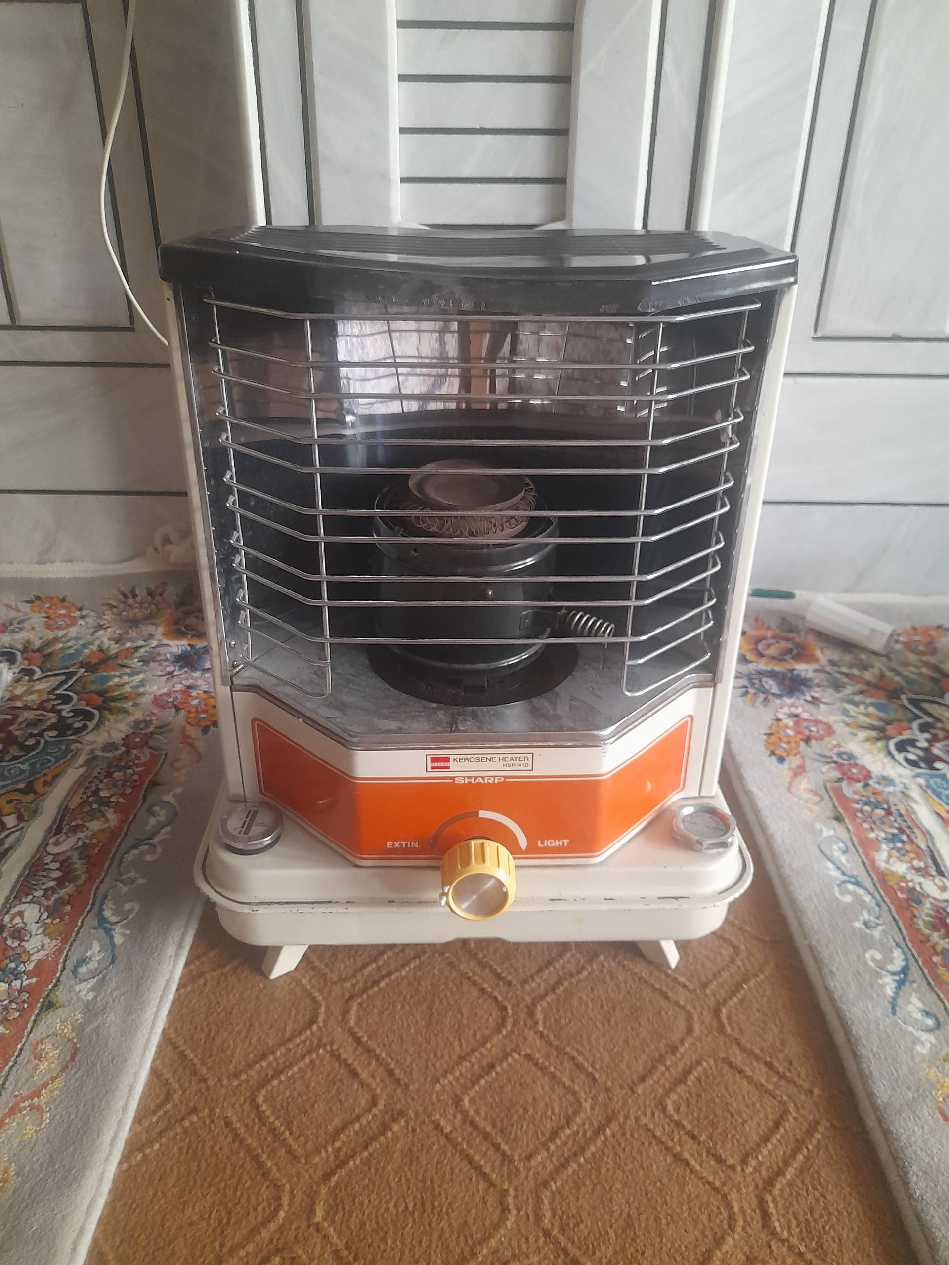 بخاری نفتی قدیمی بشرح تصویر