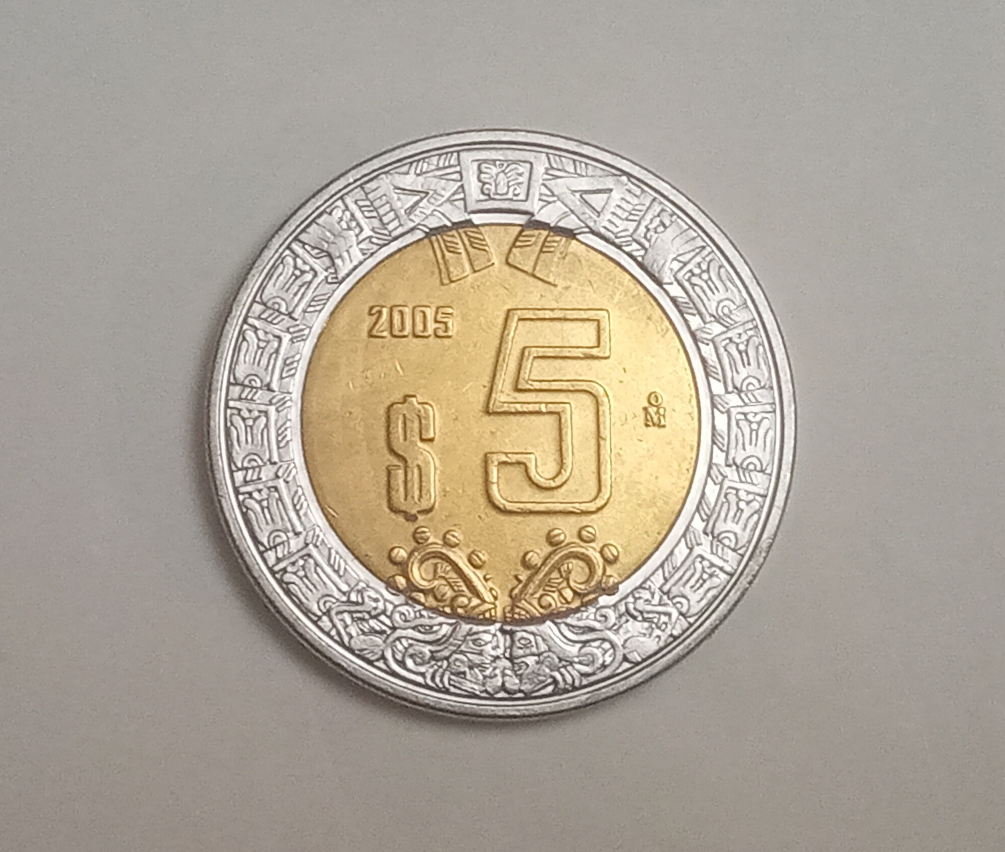 سکه زیبا و کمیاب 5 پزو مکزیک 2005