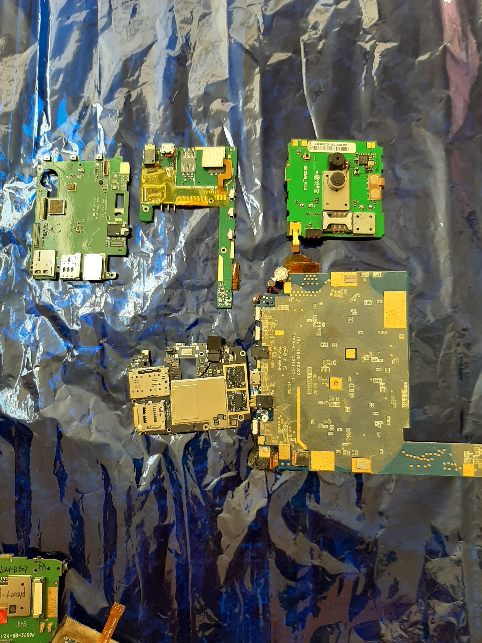 برد گوشی چینی