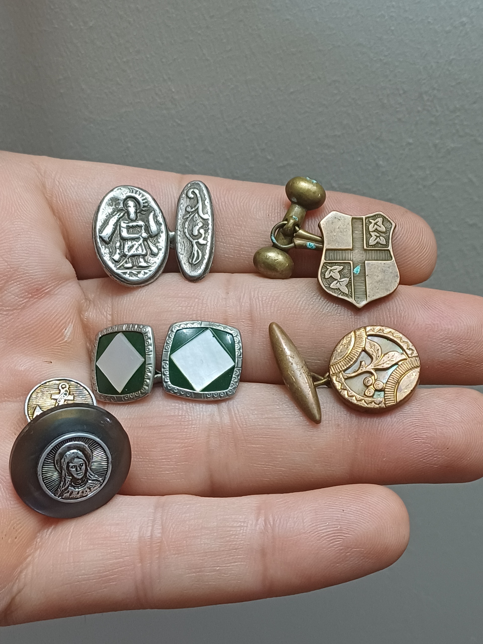 دکمه سرآستین تک کلکسیونی