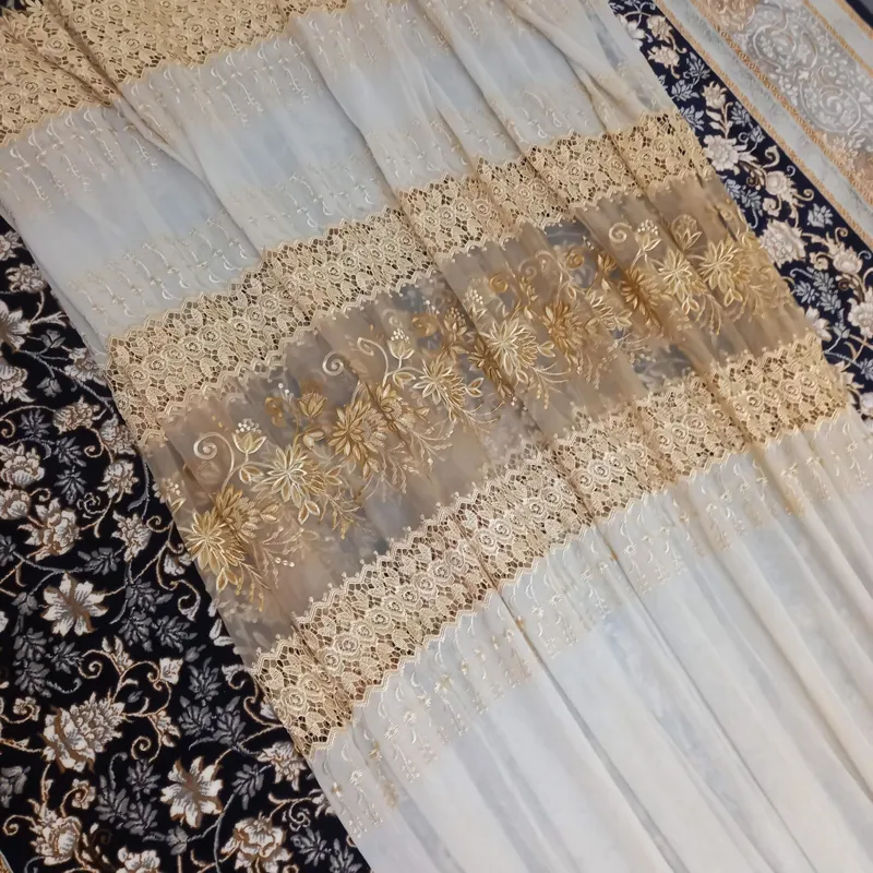 پرده حریر حاشیه دار در حد اکبند