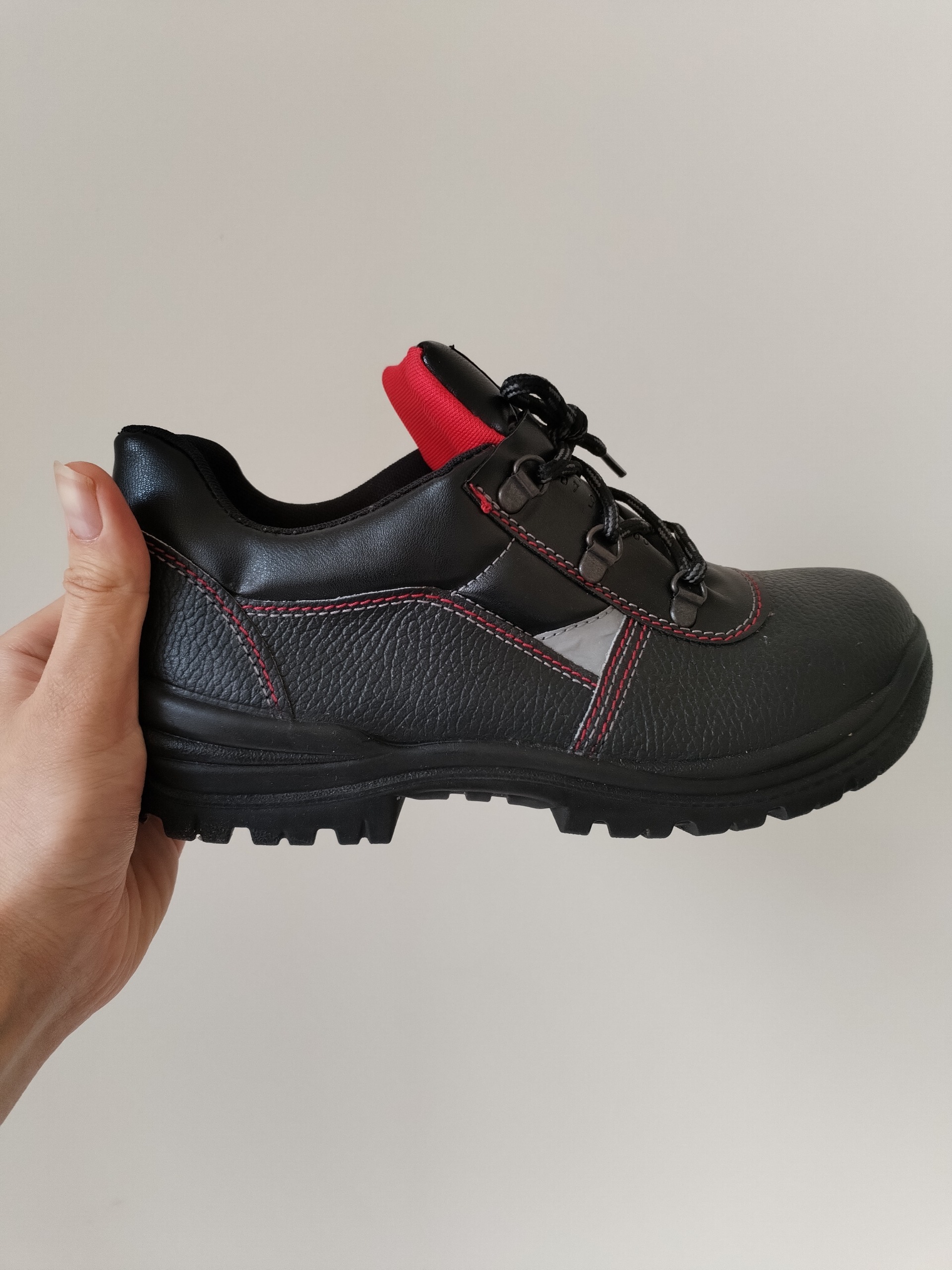 کفش ایمنی سایز 40