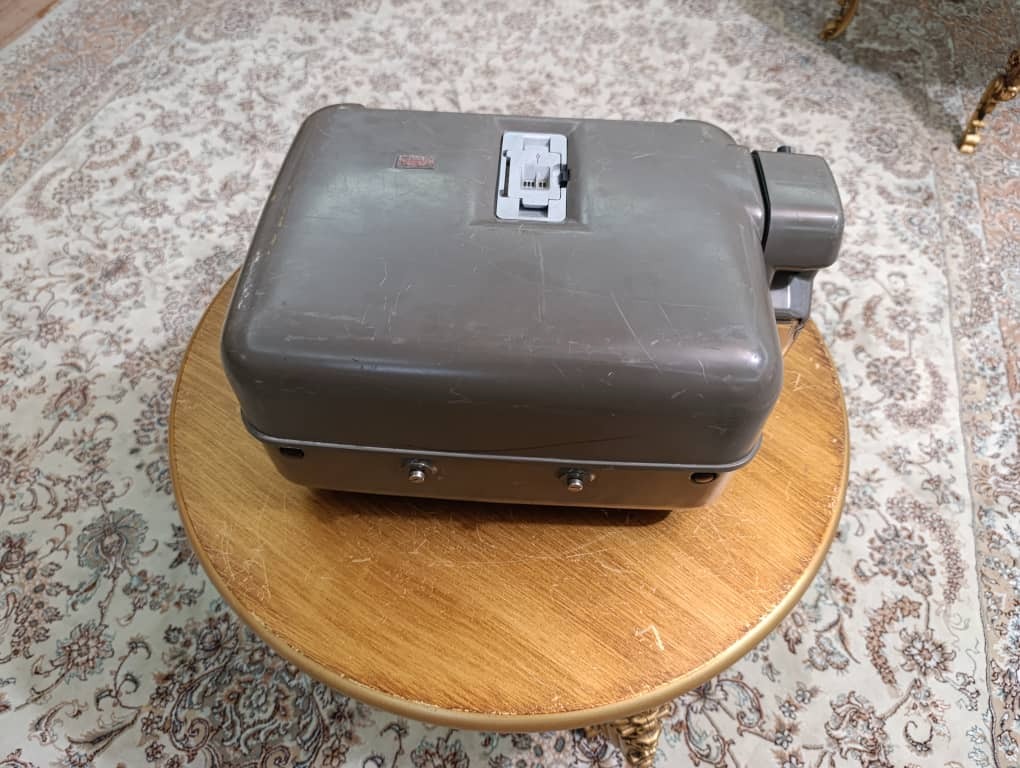 دستگاه ضبط صدا و رمز شکن