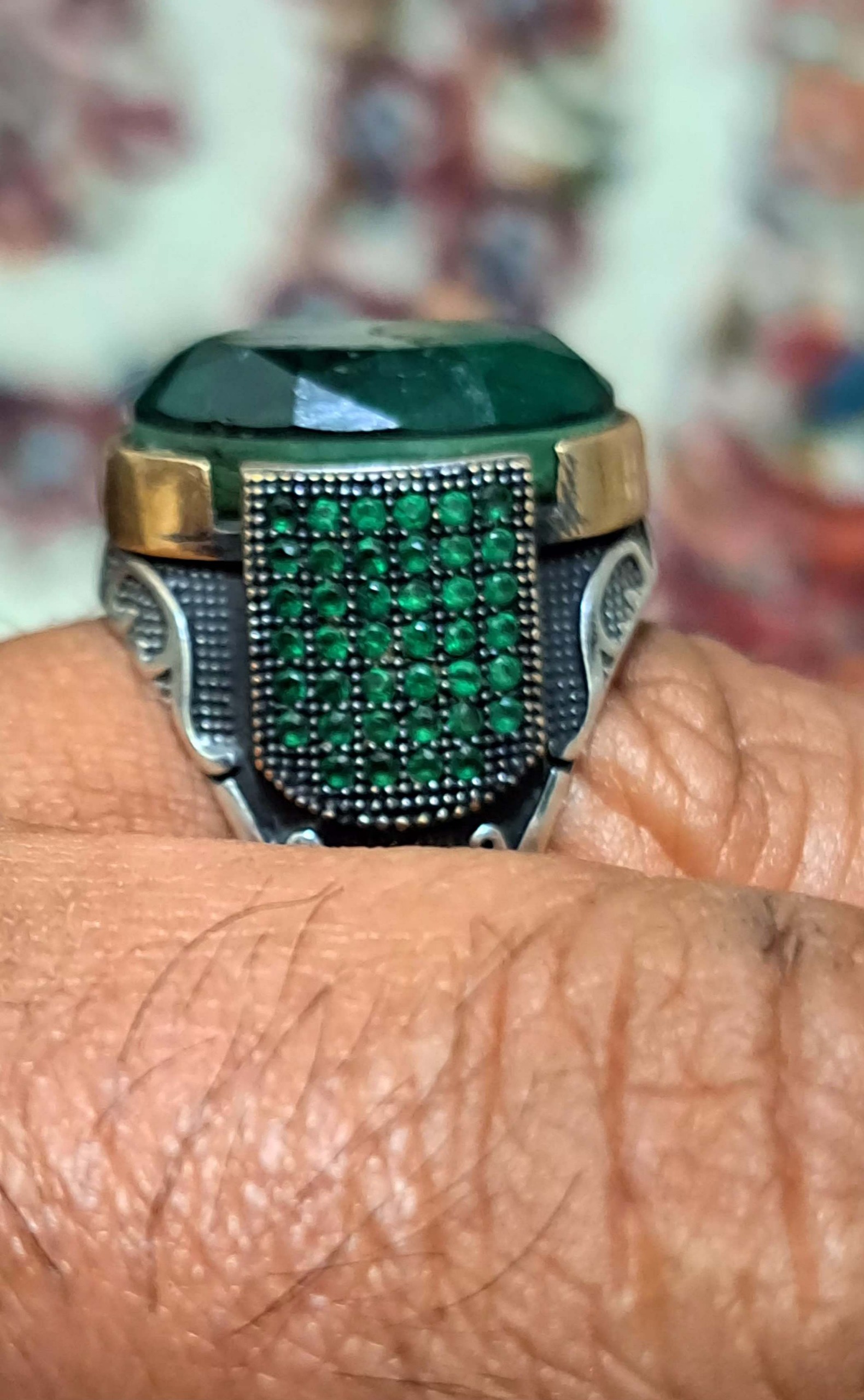 انگشتر زمرد مخراجکاری دوطرف