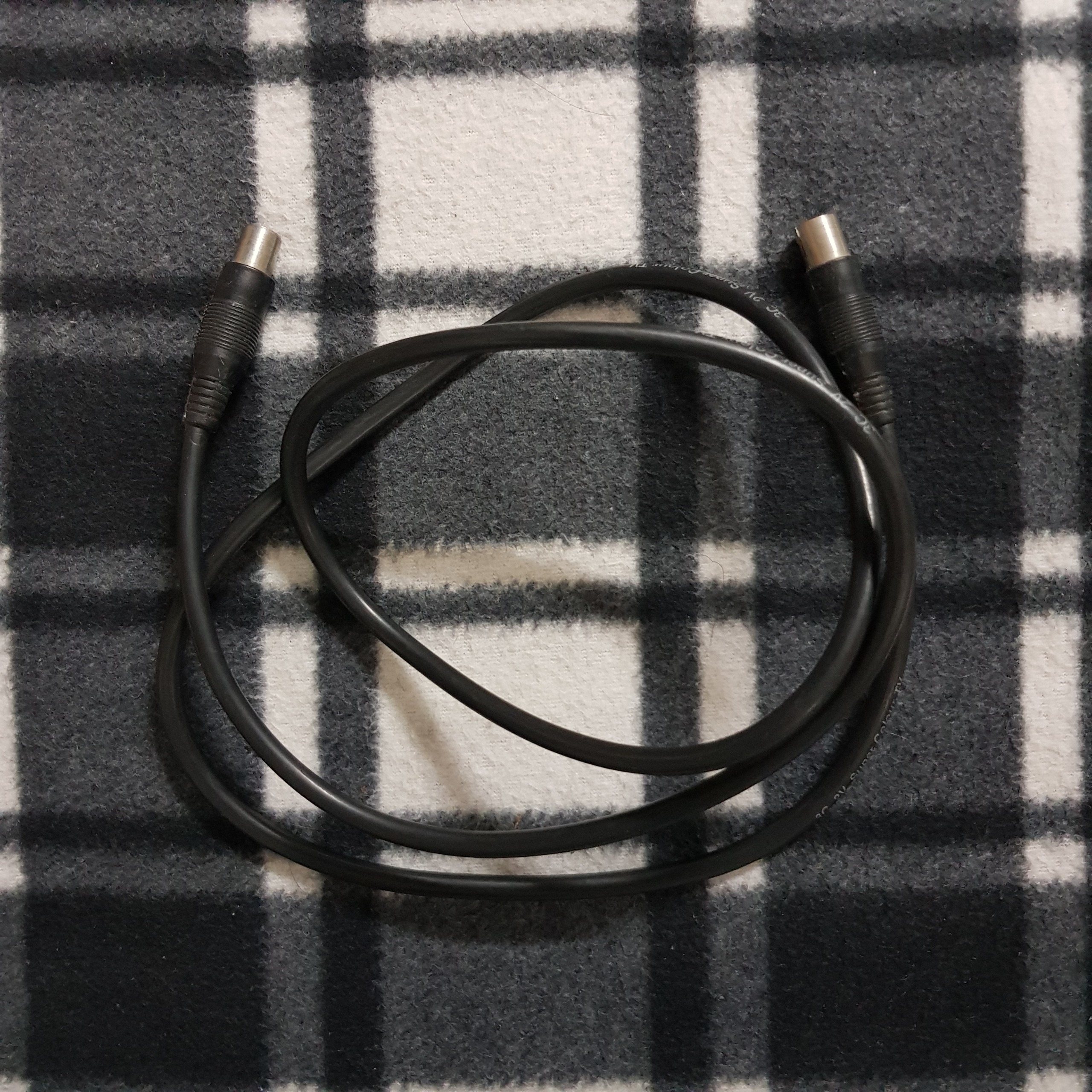 کابل آنتن یک سر مادگی یک سر نری(طول 1.2 متر)