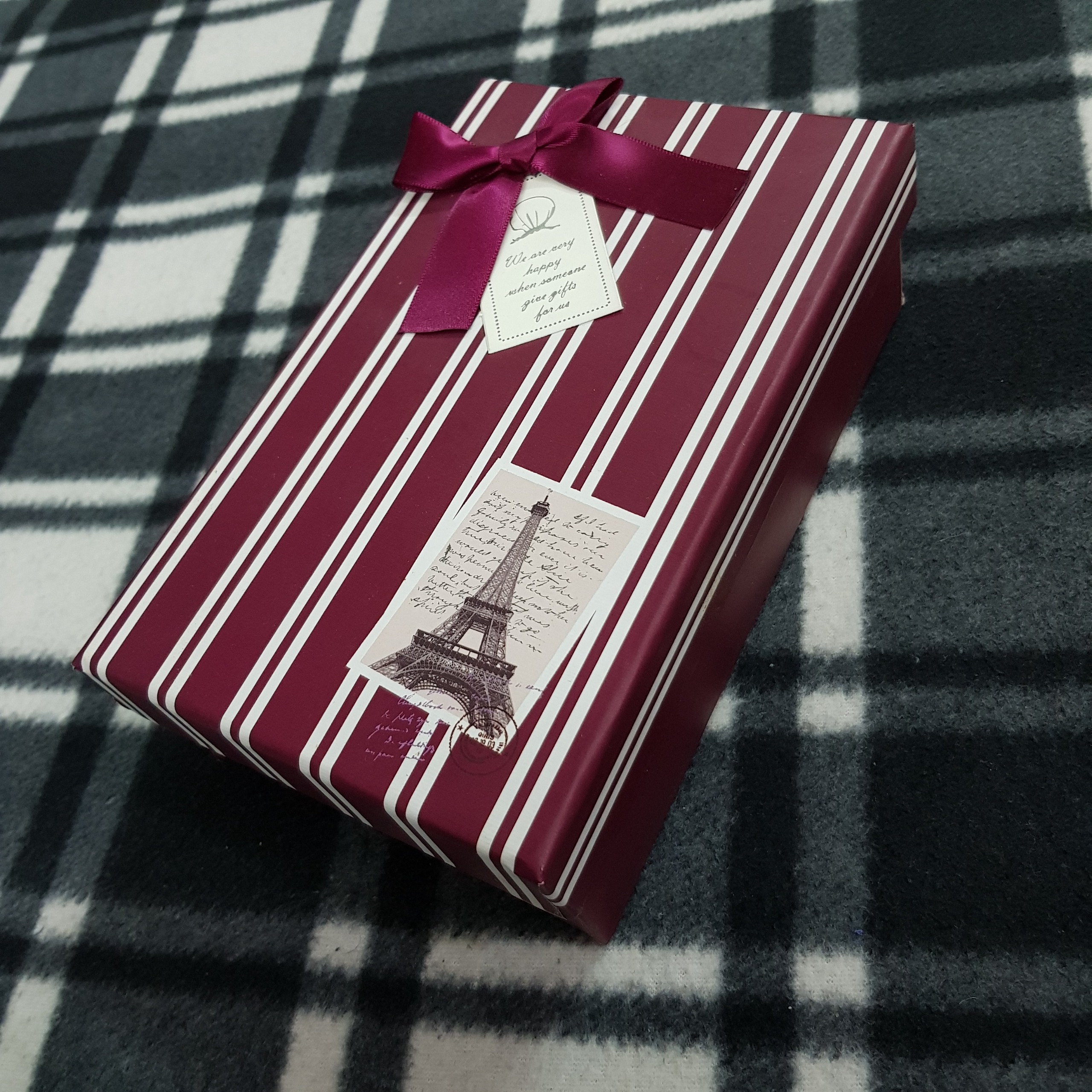 جعبه هدیه زرشکی (19 در 12 در 6 سانتیمتر)