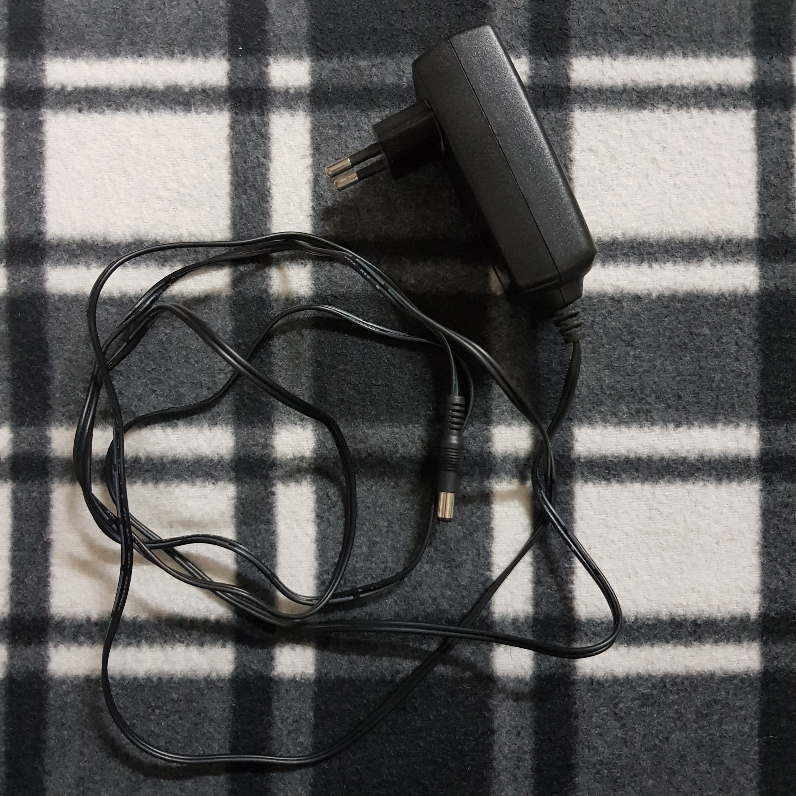 آداپتور مبین نت (12 ولت، 2 آمپر)