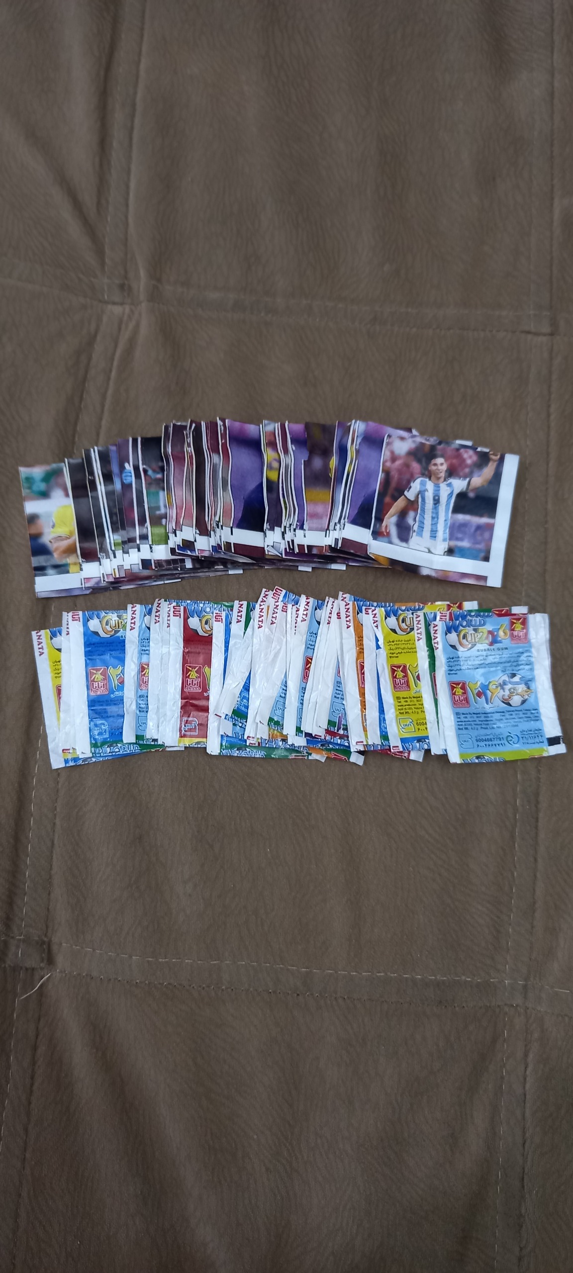 عکس و پوسته ادامس اناتا فوتبالی