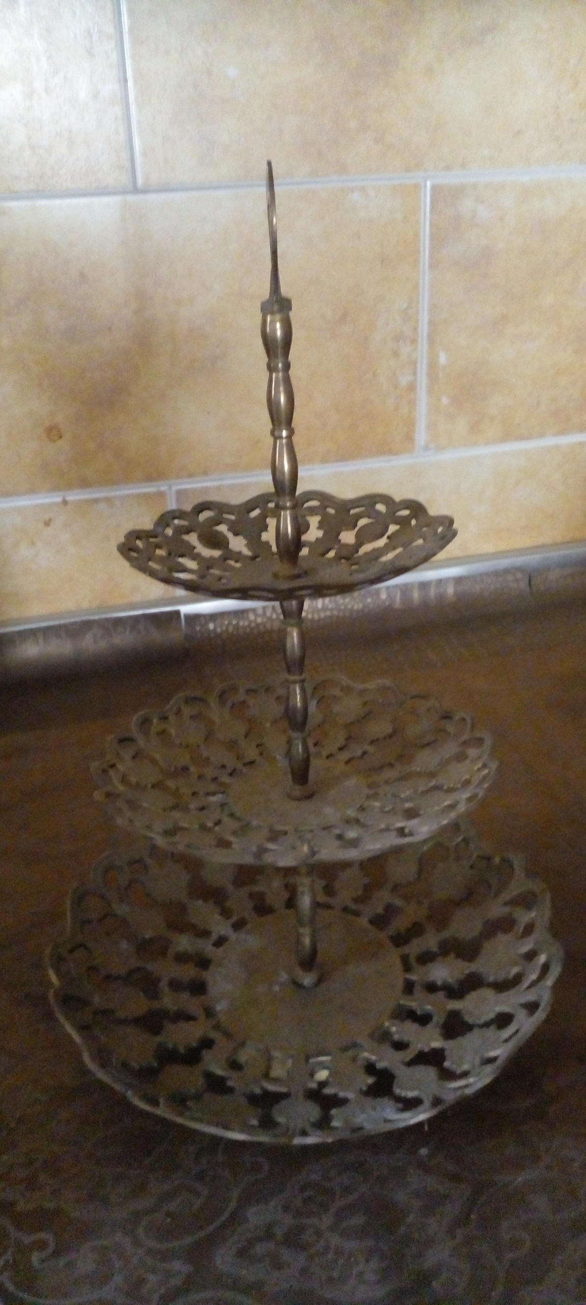 شیرینی خوری سه طبقه ازجنس برنج هندی بسیارزیبا