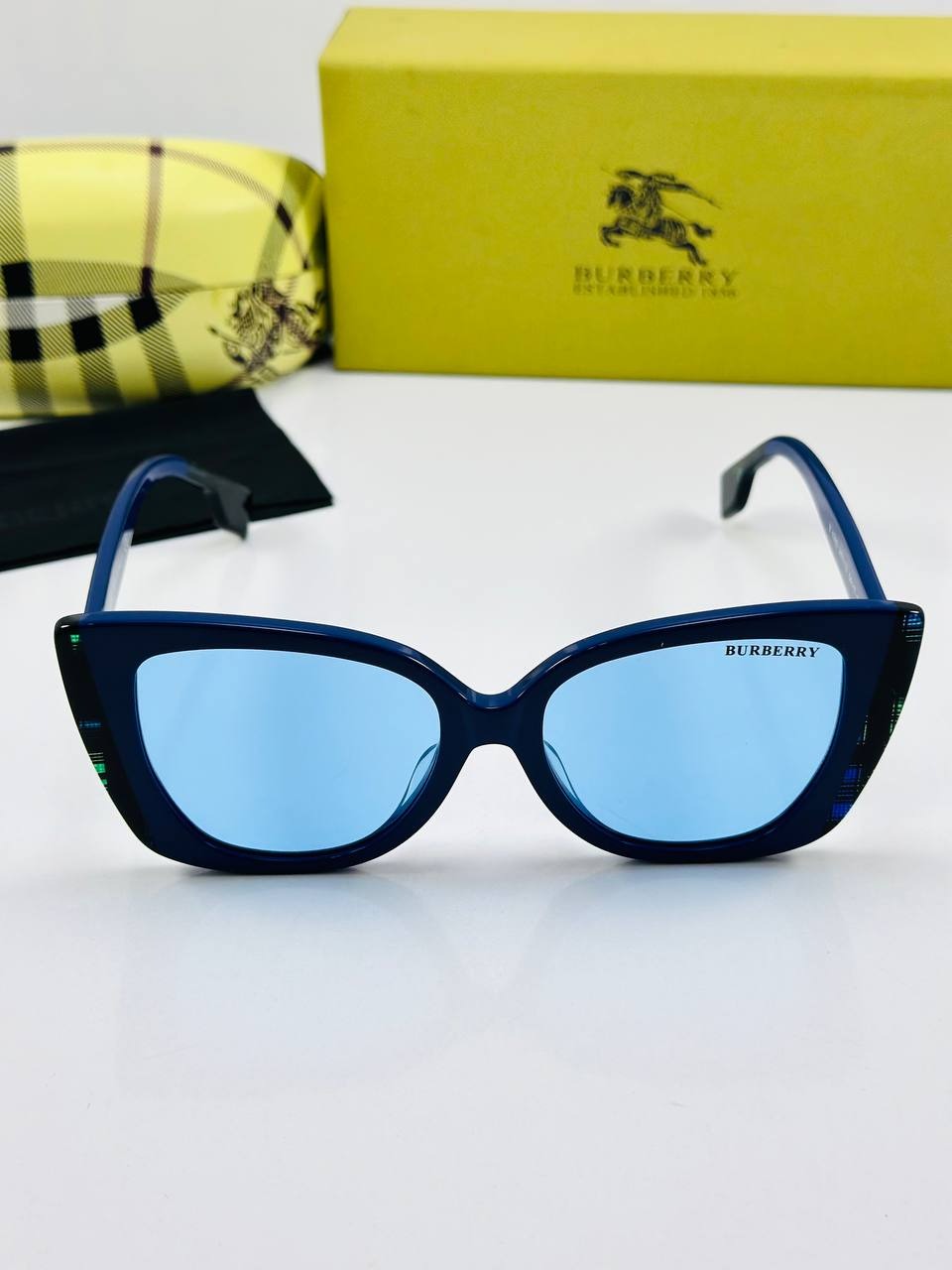 عینک آفتابی زنانه باربری مدل BURBERRY  BE4393