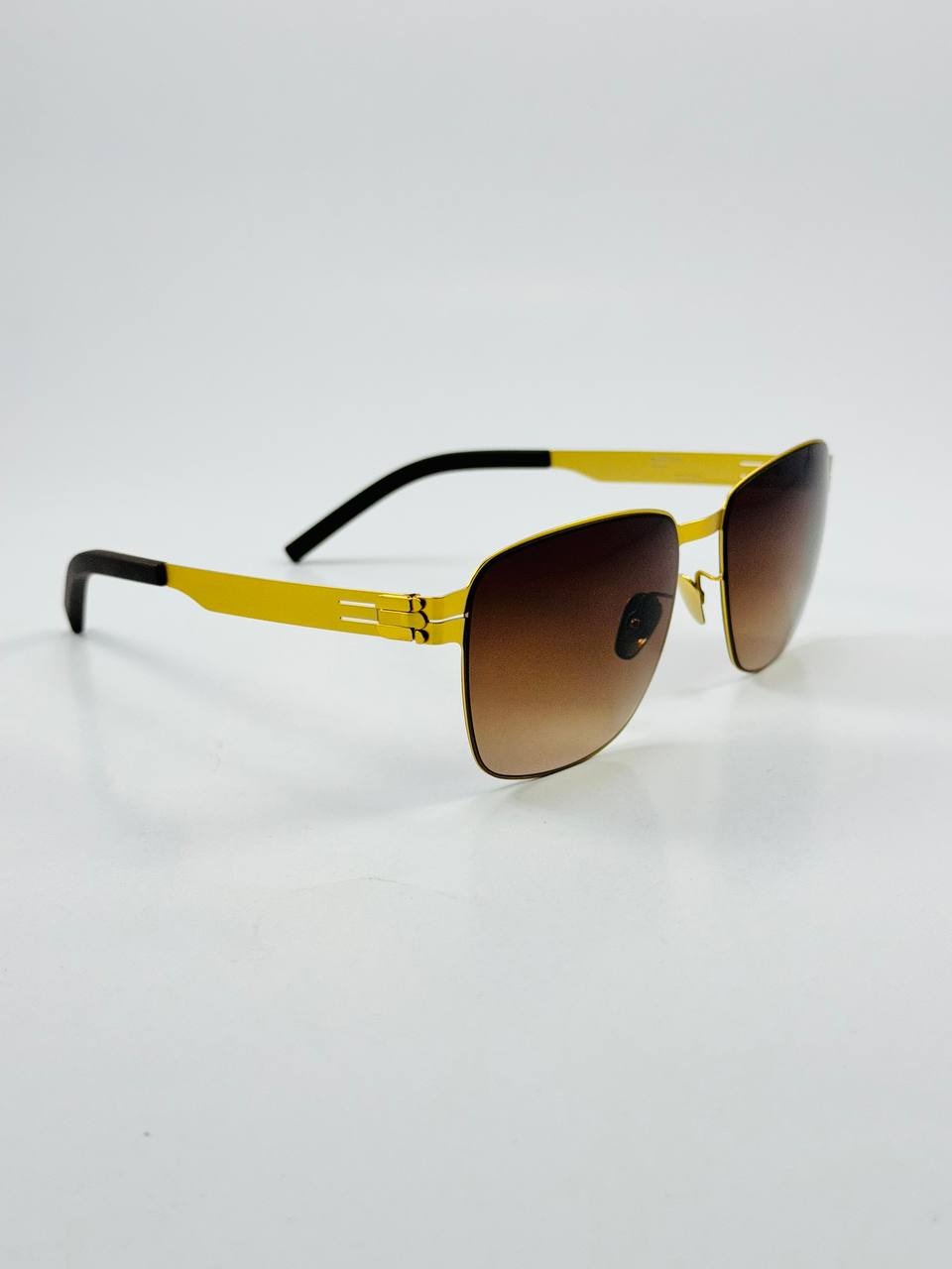 عینک آفتابی ایس برلین تی 110 مدل IC! BERLIN  T110