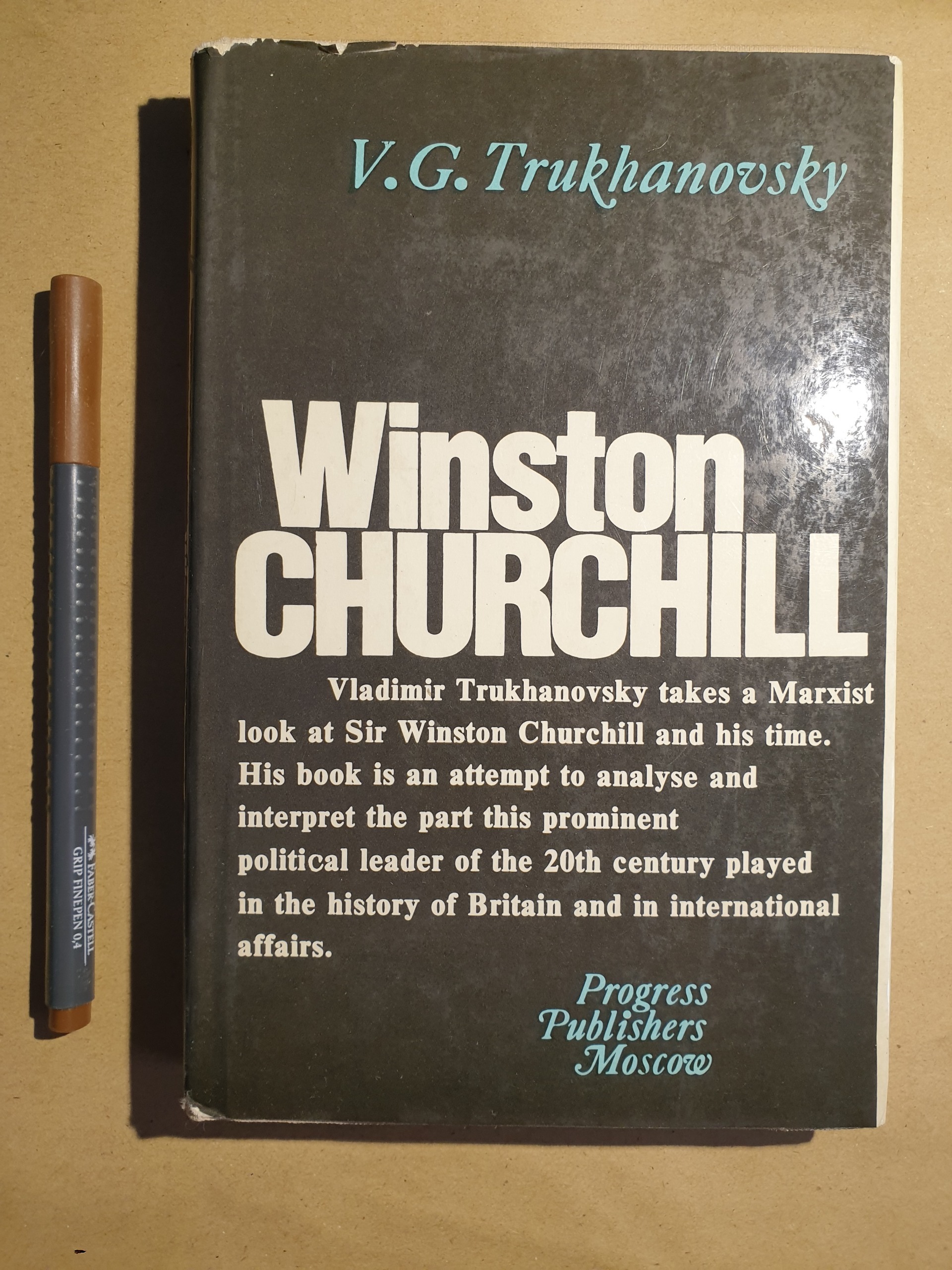 کتاب Winston Churchill (از انتشارات پروگرس مسکو)