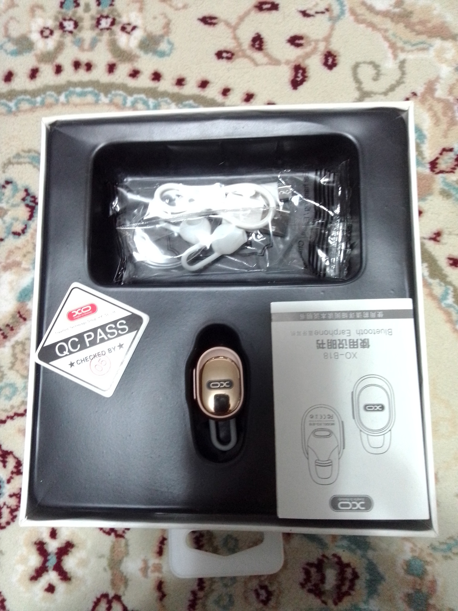 هندزفری بلوتوث XO_B18 روشن و سالم