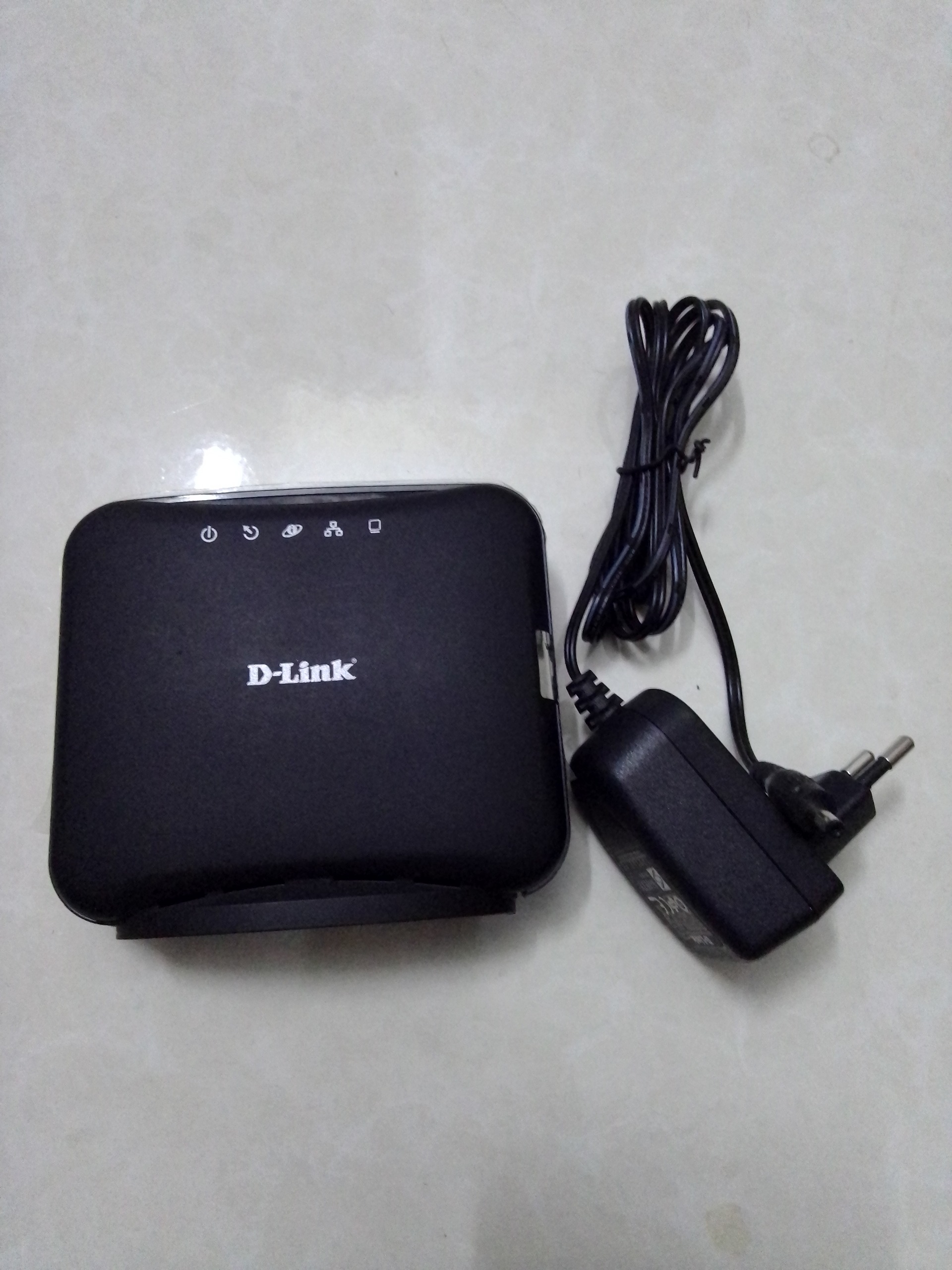 مودم روتر Dsl2520u سالم و روشن