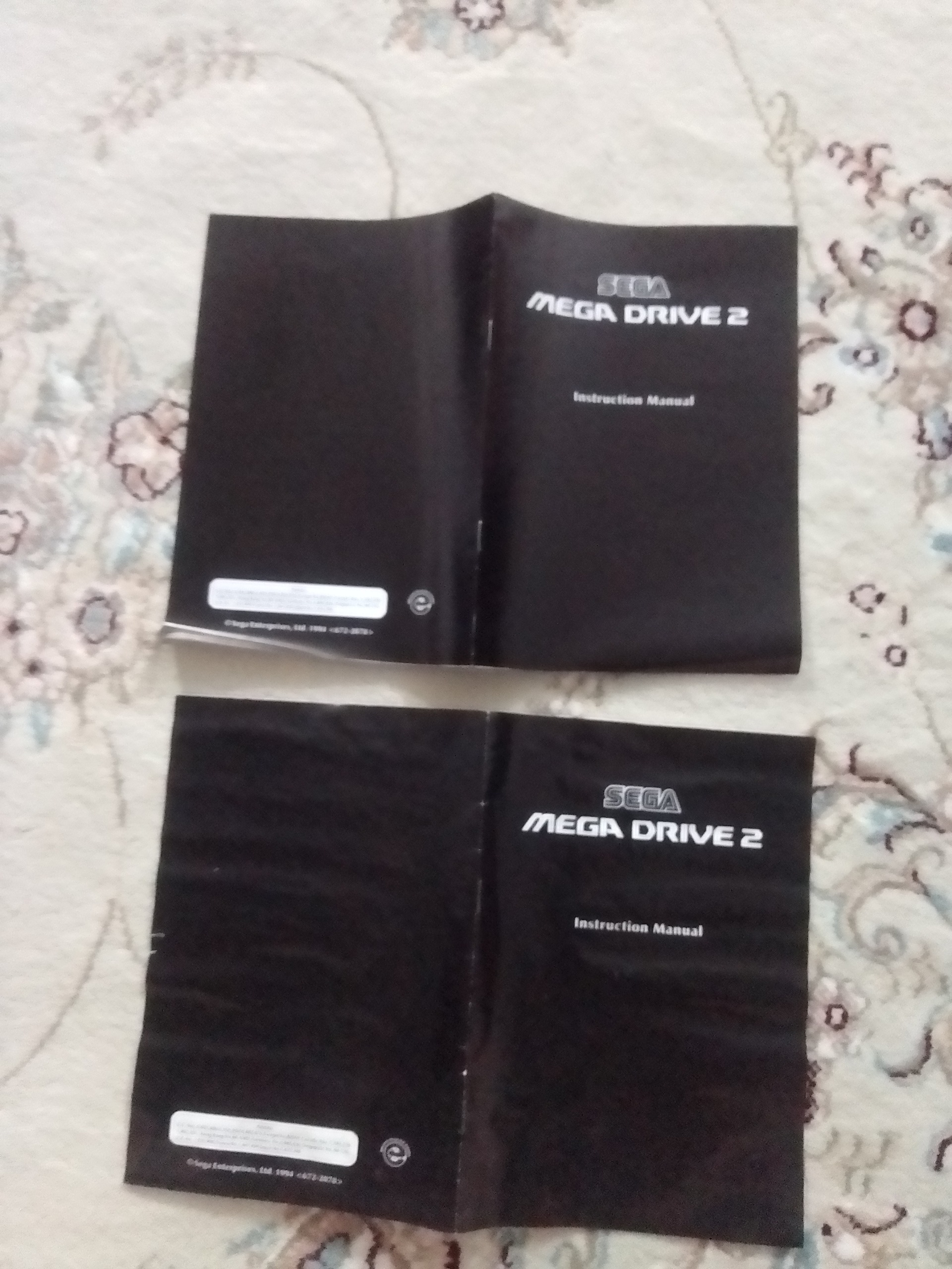 دو تا دفترچه راهنمای سگا مگا درایو 2