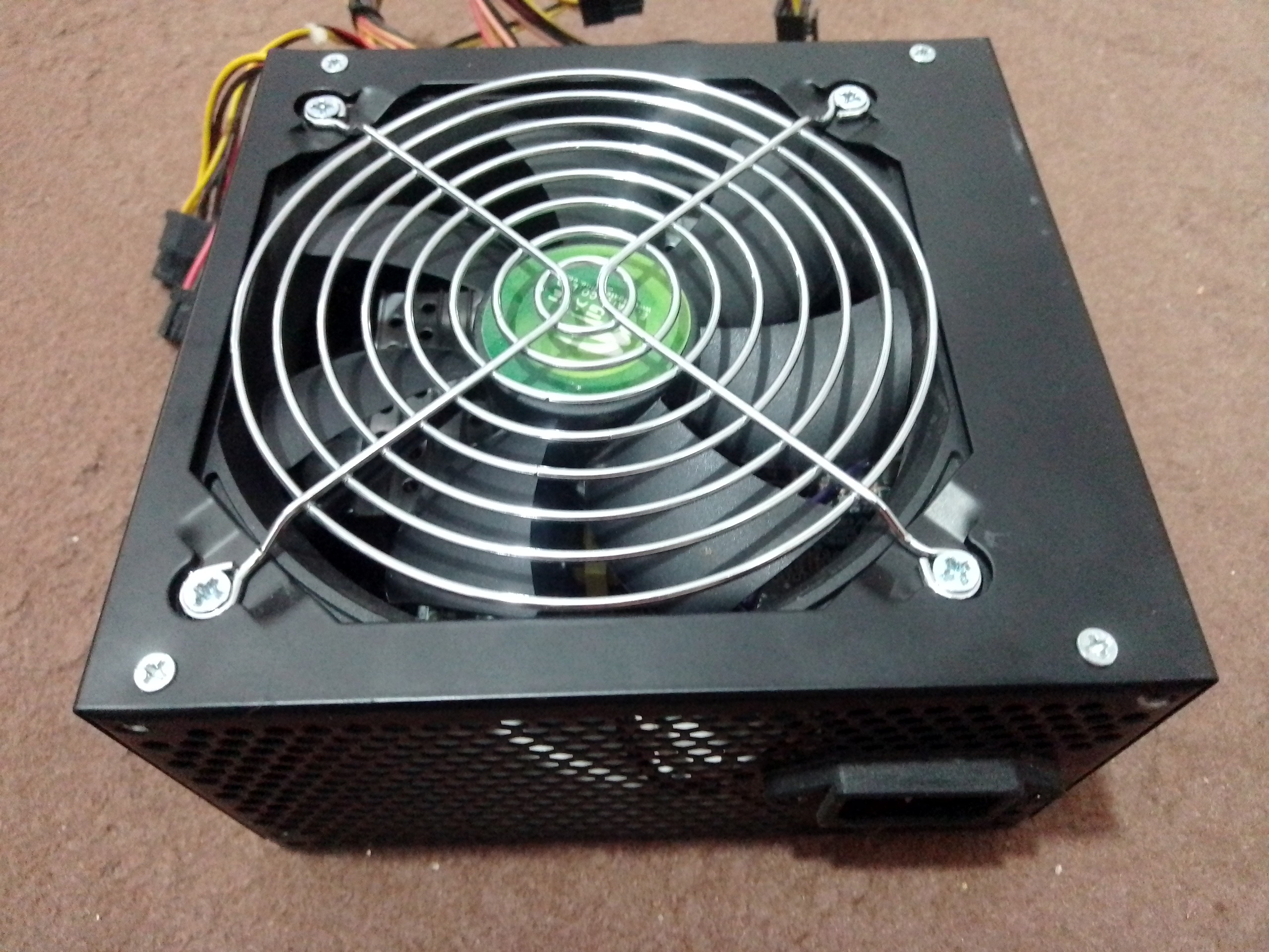 پاور کامپیوتر سالم و روشن تست شده