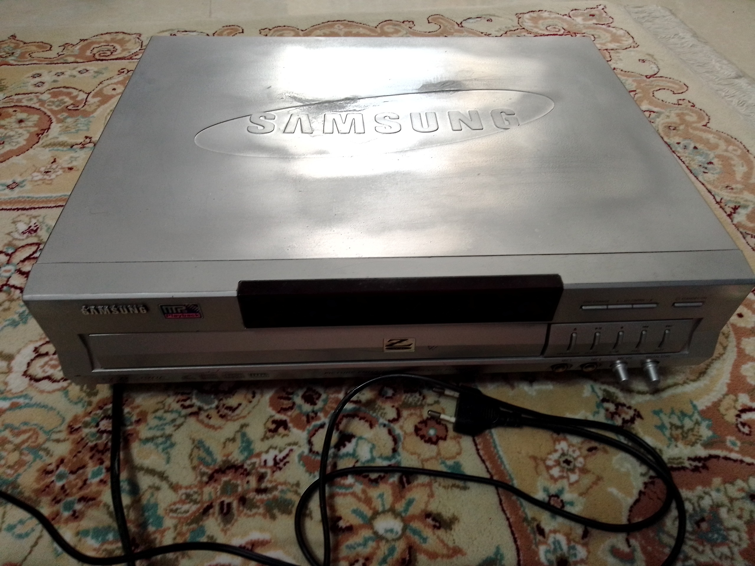 VCD سه دیسک قدیمی سامسونگ سالم و روشن