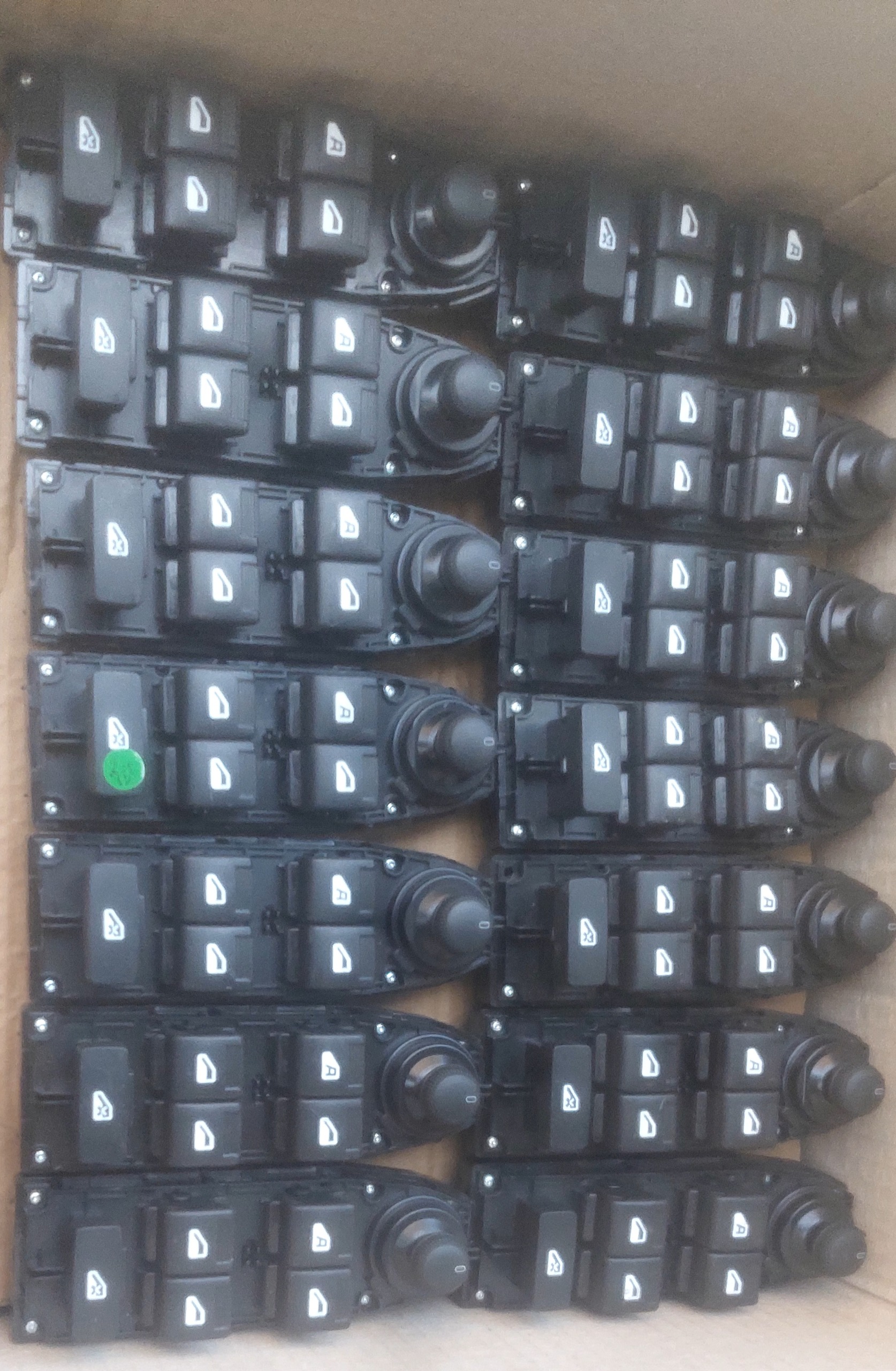 کلید شیشه بالابر سمند مولتی پلکس ddn