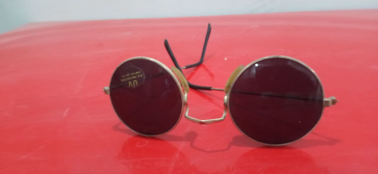 عینک آفتابی قدیمی