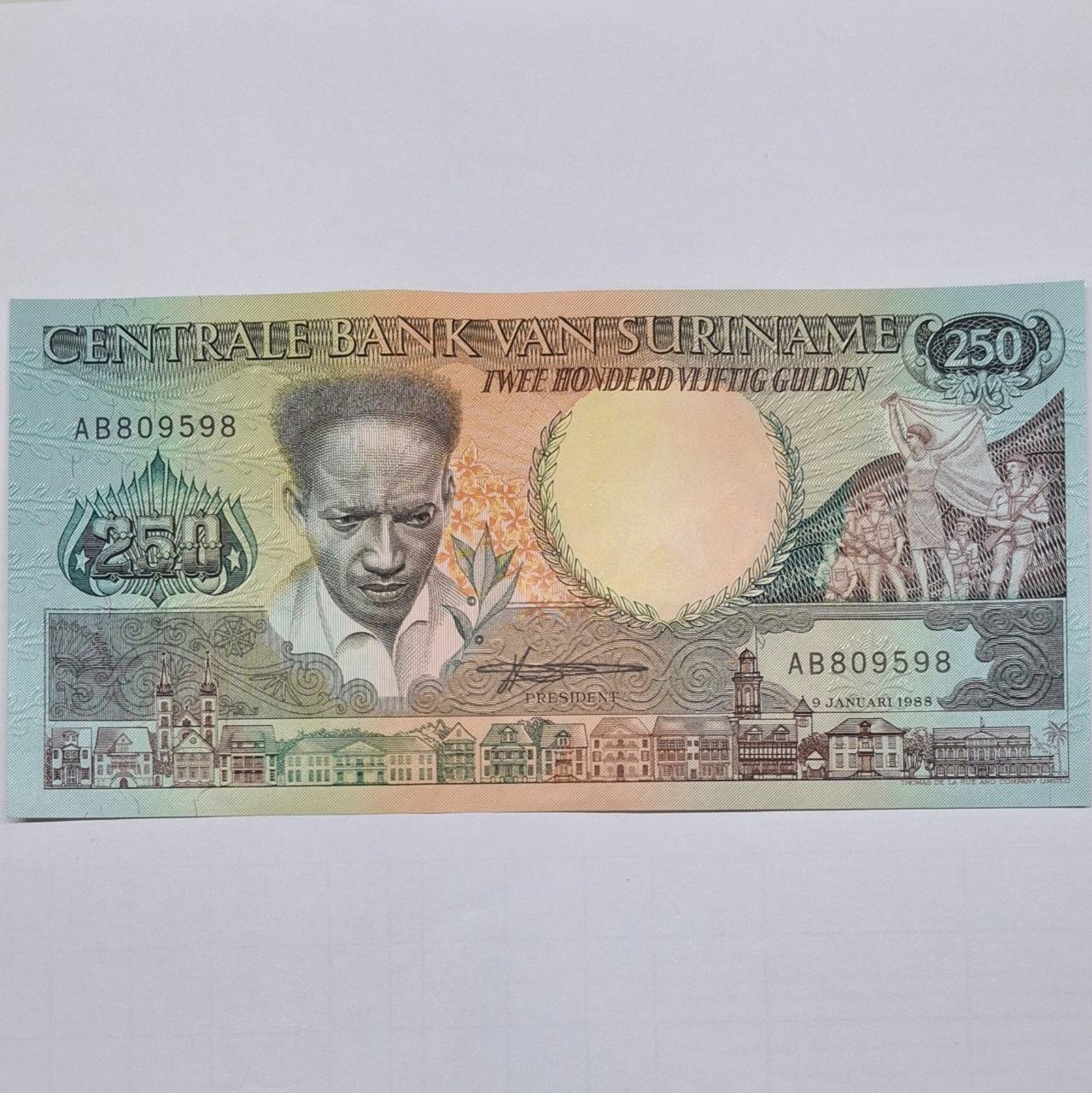 اسکناس 250 گلدن سورینام