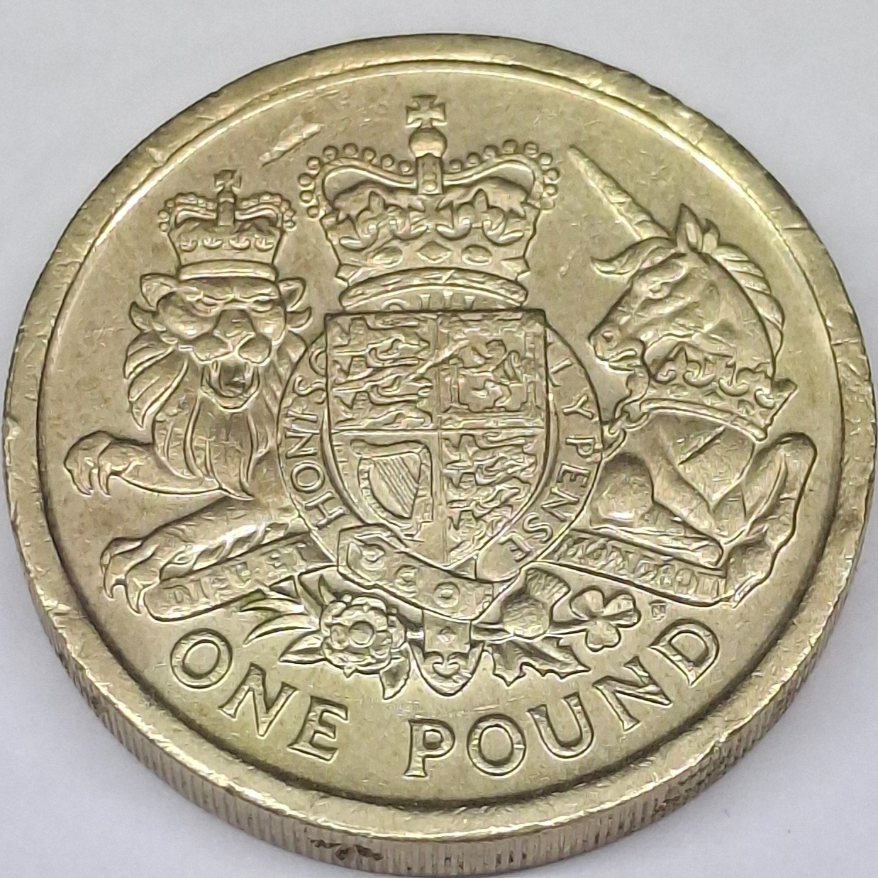 سکه وان پنی یادبودی انگلیس ملکه الیزابت