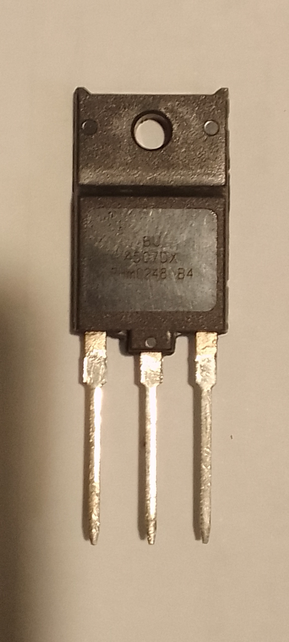 ترانزیستور.      BU4507DX