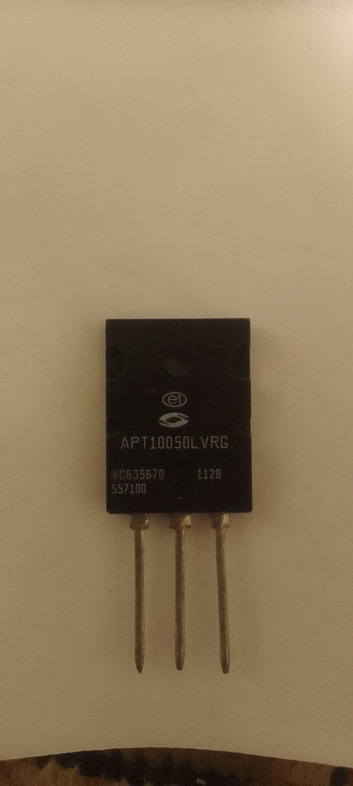 ماسفت.      APT10050LVRG