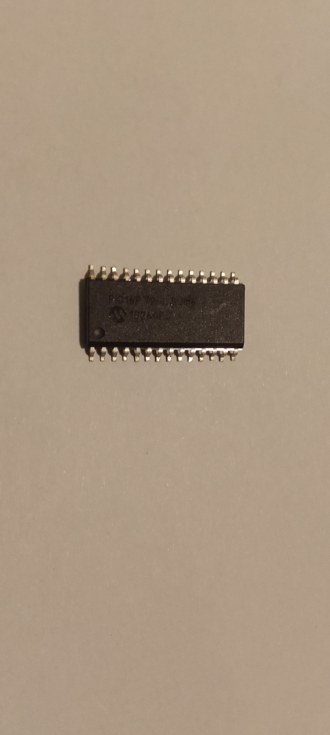 میکروکنترلر PIC16F72 I/SO